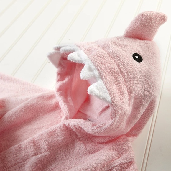 So cute Baby Aspen Pink Shark Robe - 0-9 months - Like new - Picture 5 of 9